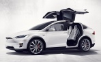 Компания Tesla официально представила первый кроссовер в своей истории – Model X.